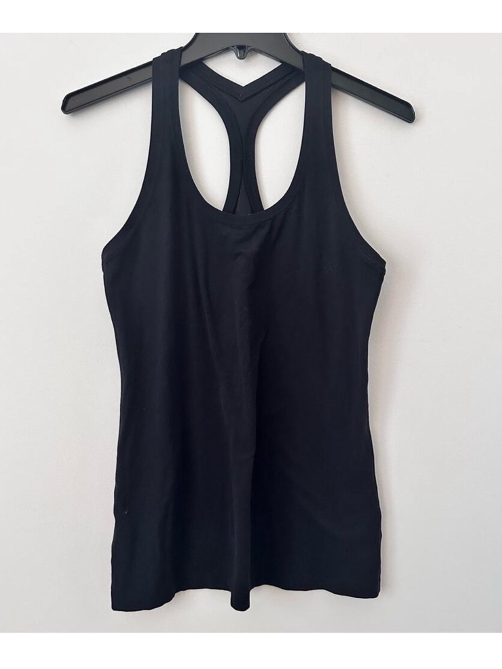 Lululemon Black Racerback Tank
Top. Medium. 🖤 Lulu.